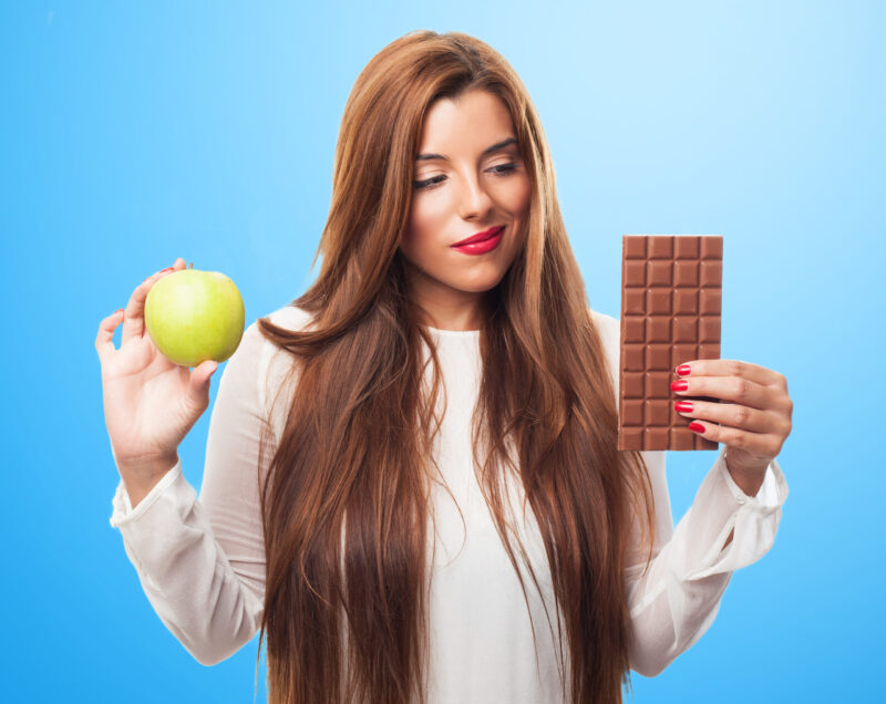 Como a Alimentação e o Estilo de Vida Podem Influenciar a Saúde dos Cabelos?